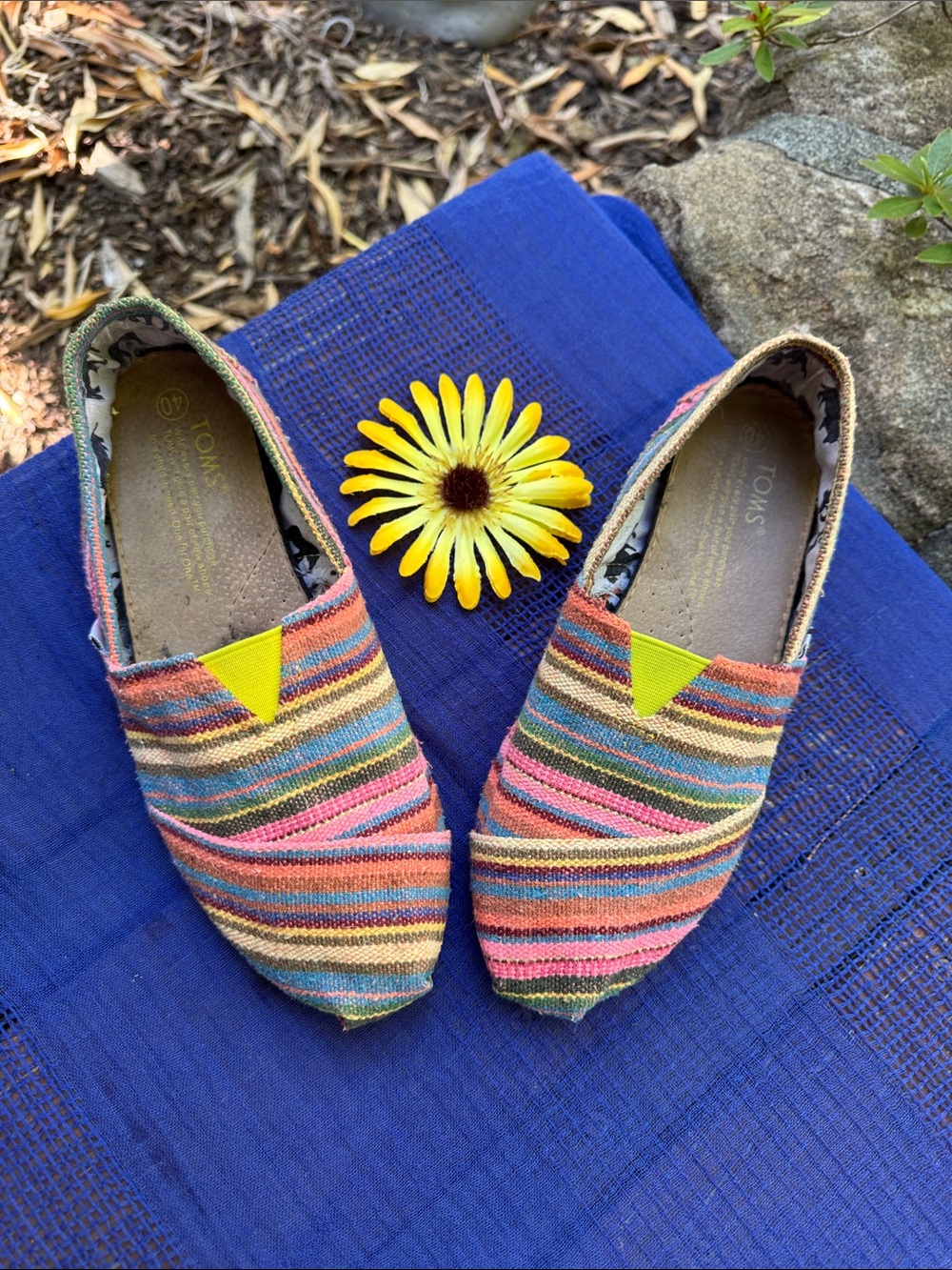 🌞 TOMS; Multi-Colored, Striped Slip-On Comfy Pre-Owned Shoes in Women’s Sz. 40/9